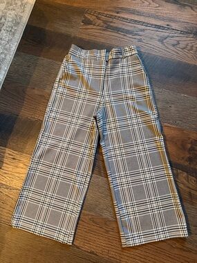 Woman’s Plaid Wide-Leg Pants - Gray Plaid